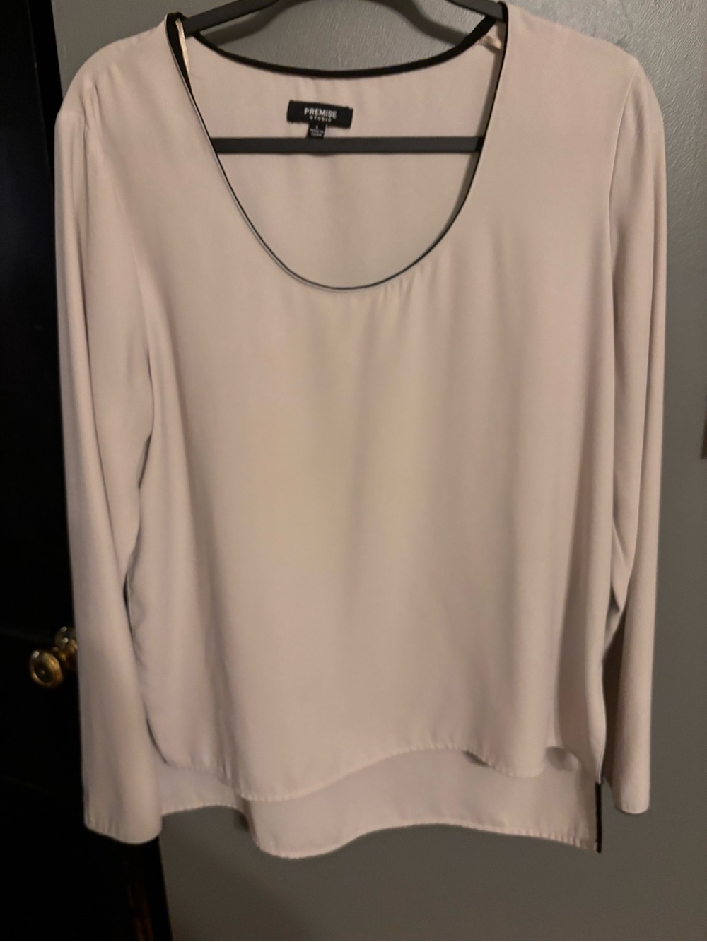 Premise Light Cream Scoop-Neck Long Sleeve Top with Black Trim